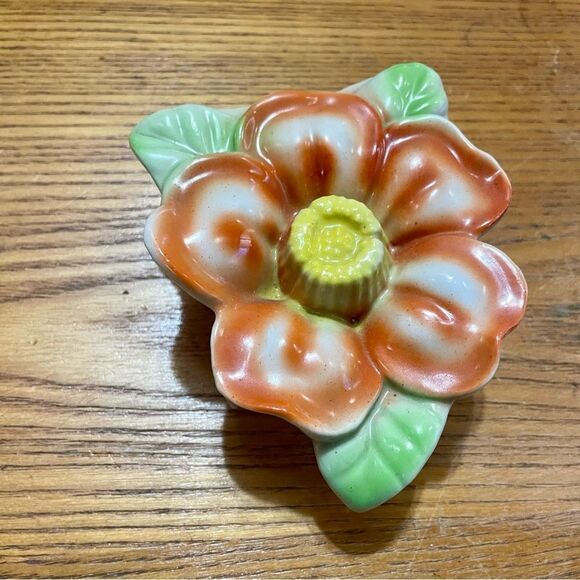 Vintage Other - 🏖️SOLD🏖️ Wall Pocket Made in Japan in great condition vintage floral motif
